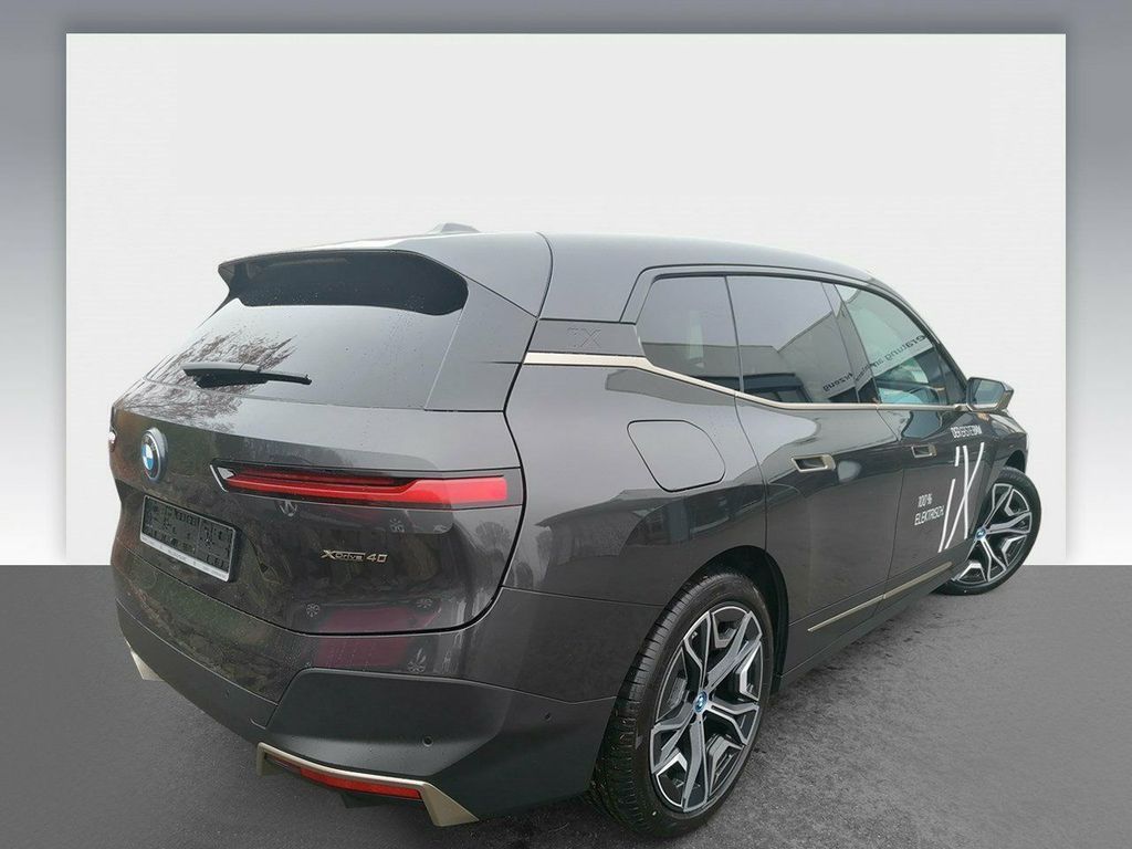 BMW iX 40 xDrive | předváděcí auto | skladem | elektromotor | super cena | online nákup | online prodej | autoibuy.com